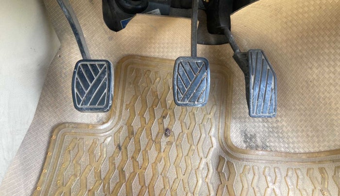 2018 Maruti Dzire VDI, Diesel, Manual, 96,988 km, Pedals