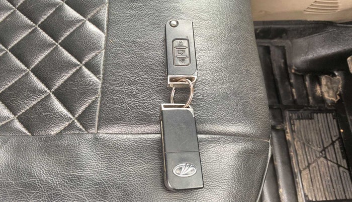 2015 Mahindra XUV500 W6, Diesel, Manual, 64,832 km, Key Close Up