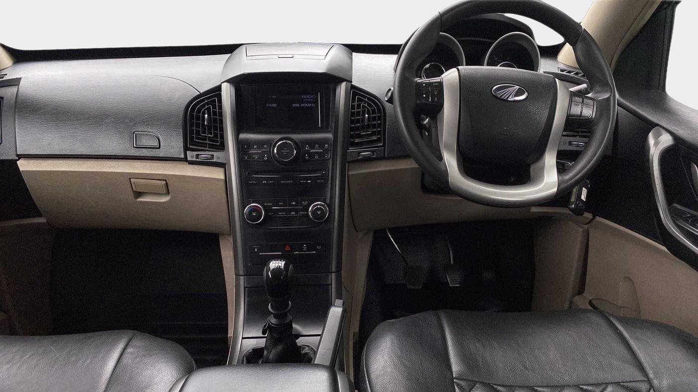 2015 Mahindra XUV500 W6, Diesel, Manual, 64,832 km, Dashboard