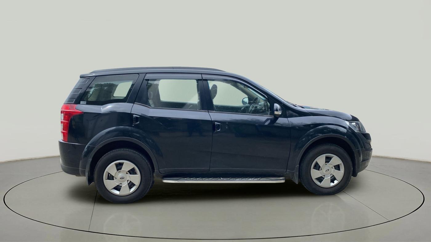 2015 Mahindra XUV500 W6, Diesel, Manual, 64,832 km, Right Side