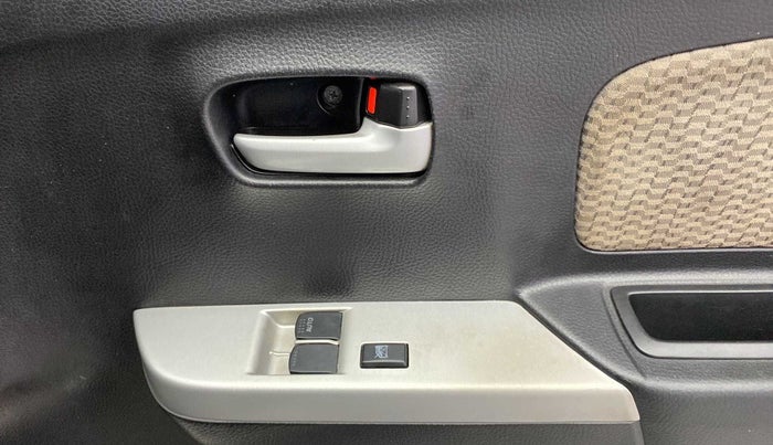 2015 Maruti Wagon R 1.0 LXI, Petrol, Manual, 36,713 km, Driver Side Door Panels Control