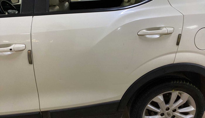 2019 Mahindra XUV300 W8 1.5 DIESEL, Diesel, Manual, 70,971 km, Rear left door - Minor scratches