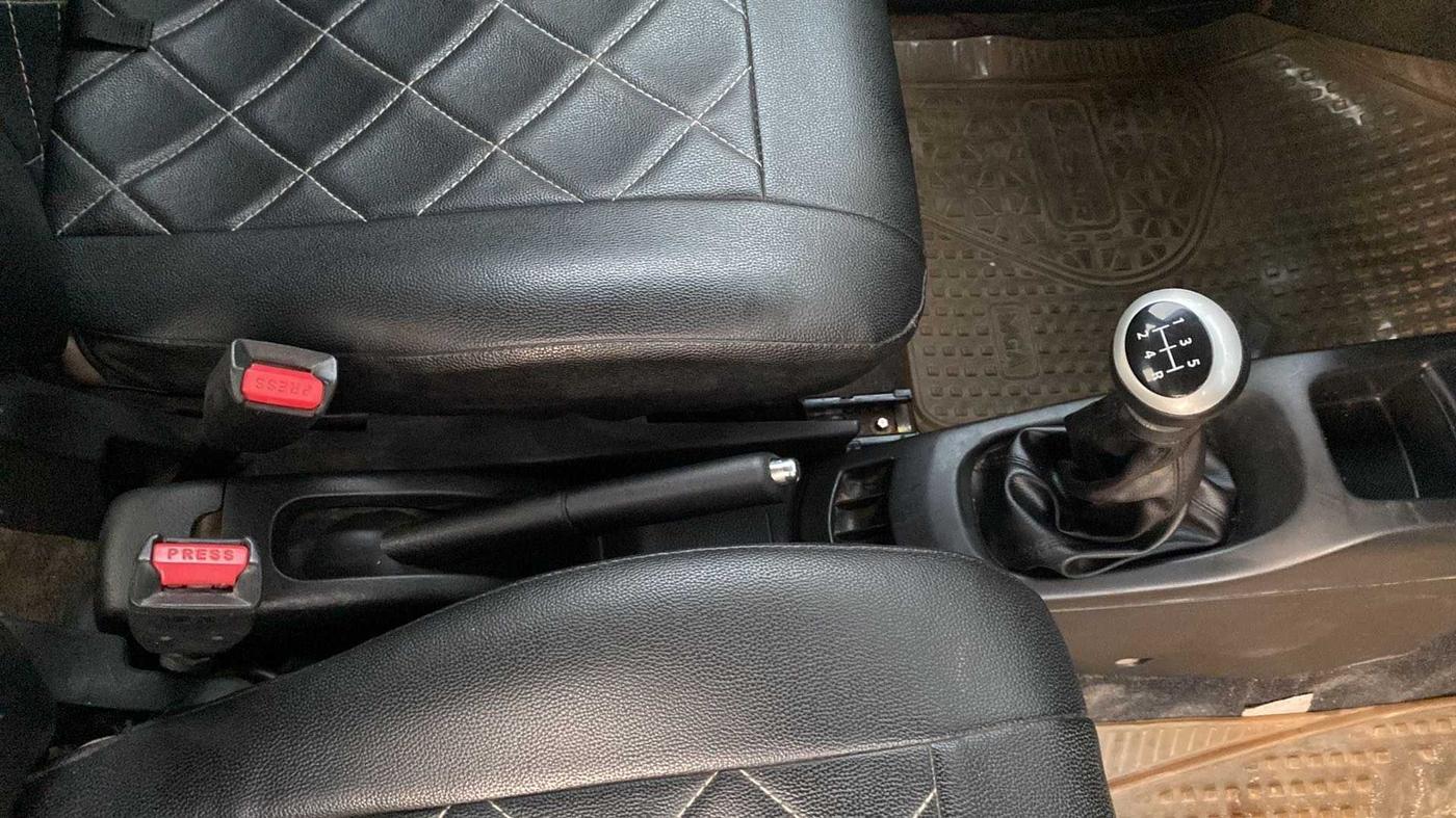 2018 Maruti Wagon R 1.0 VXI, Petrol, Manual, 30,870 km, Gear Lever