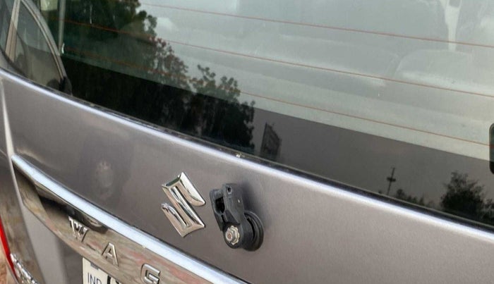 2018 Maruti Wagon R 1.0 VXI, Petrol, Manual, 30,870 km, Rear windshield - Wiper arm not available