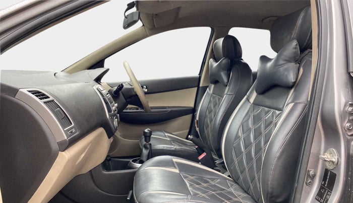 2013 Hyundai i20 MAGNA (O) 1.2, Petrol, Manual, 61,628 km, Right Side Front Door Cabin