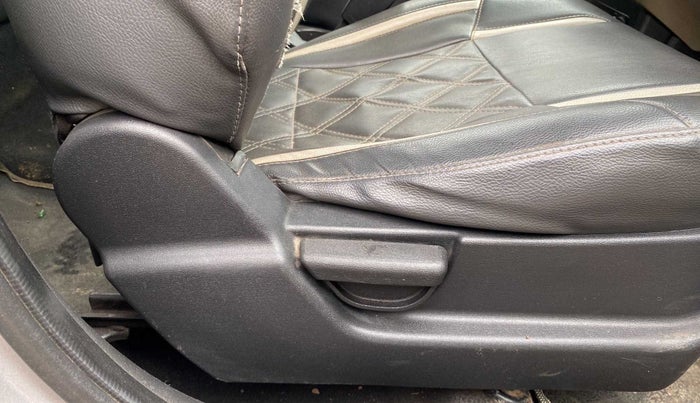 2013 Hyundai i20 MAGNA (O) 1.2, Petrol, Manual, 61,628 km, Driver Side Adjustment Panel