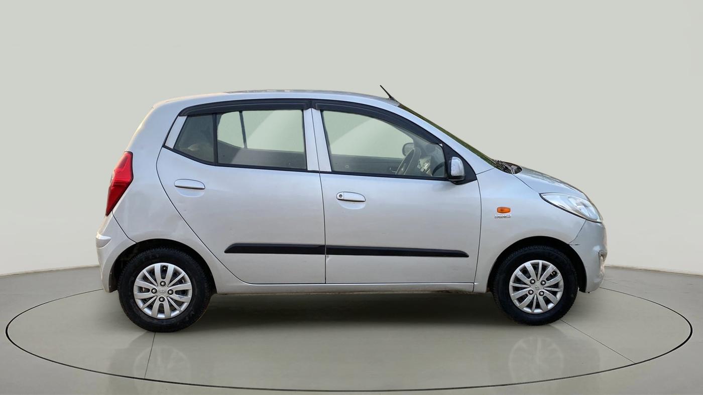 2015 Hyundai i10 SPORTZ 1.1, Petrol, Manual, 76,290 km, Right Side View