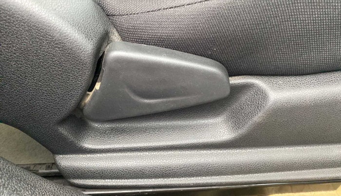 2018 Renault Kwid RXT 1.0 (O), Petrol, Manual, 49,006 km, Driver Side Adjustment Panel