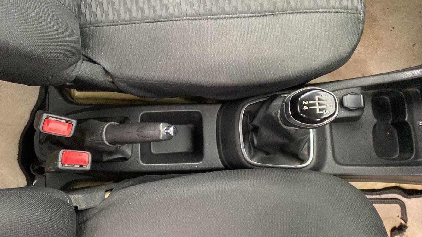 2018 Renault Kwid RXT 1.0 (O), Petrol, Manual, 49,006 km, Gear Lever