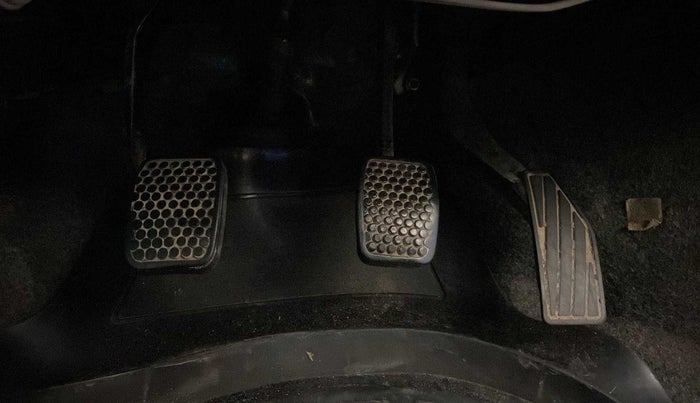 2017 Maruti Alto 800 LXI, Petrol, Manual, 58,324 km, Pedals