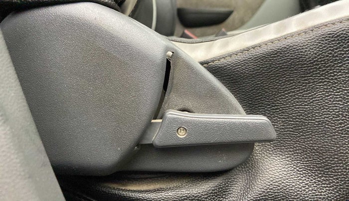 2017 Maruti Alto 800 LXI, Petrol, Manual, 58,324 km, Driver Side Adjustment Panel