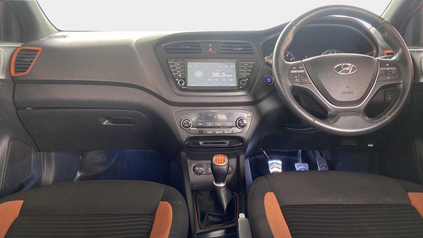 2018 Hyundai i20 Active 1.2 SX, Petrol, Manual, 66,188 km, Dashboard