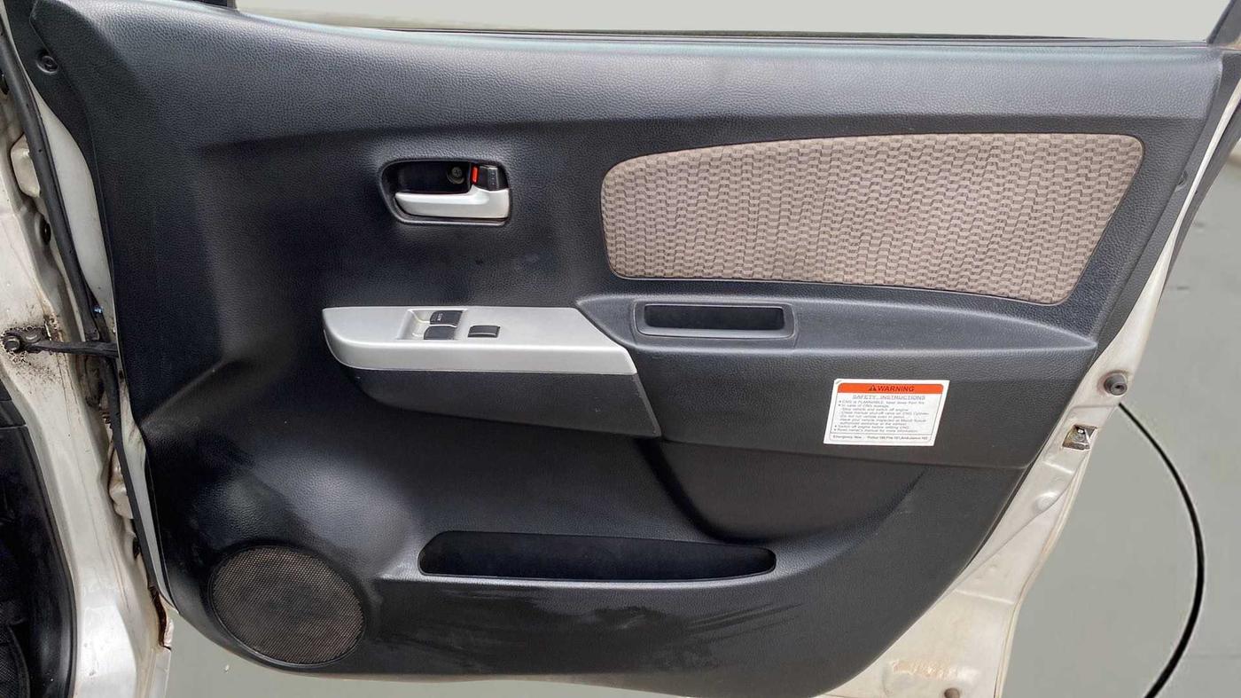 2014 Maruti Wagon R 1.0 LXI CNG, CNG, Manual, 82,634 km, Driver Side Door Panels Control