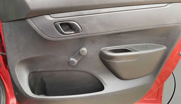 2018 Renault Kwid RXL, CNG, Manual, 89,464 km, Driver Side Door Panels Control