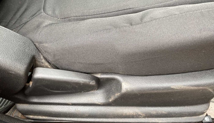 2018 Renault Kwid RXL, CNG, Manual, 89,464 km, Driver Side Adjustment Panel