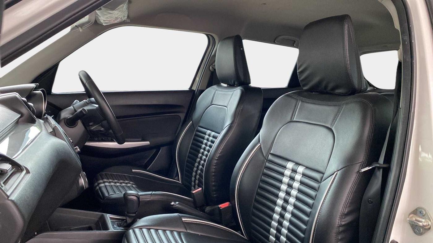 2020 Maruti Swift ZXI AMT, Petrol, Automatic, 32,311 km, Right Side Front Door Cabin