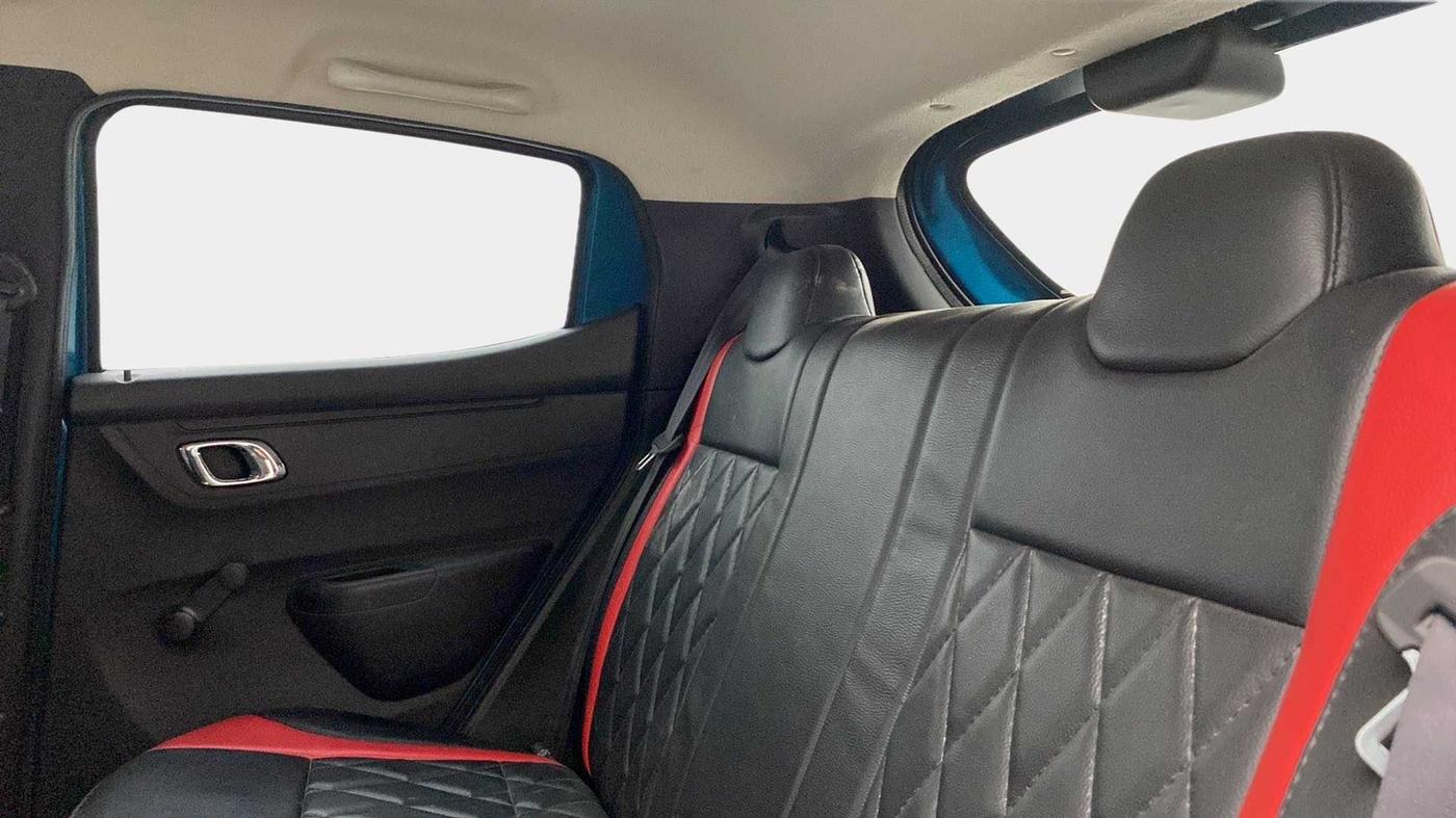 2020 Renault Kwid RXT 1.0 AMT, Petrol, Automatic, 29,766 km, Right Side Rear Door Cabin