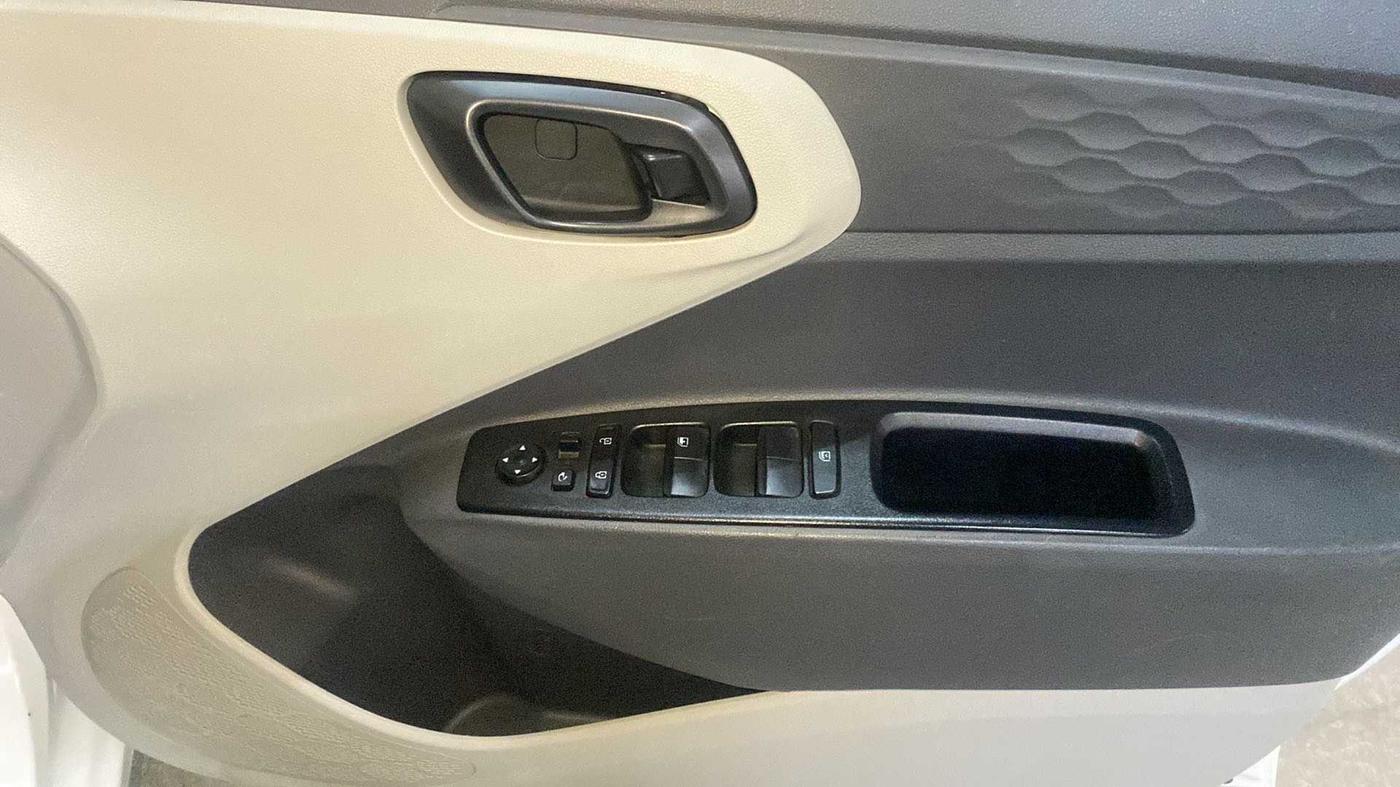 2021 Hyundai AURA SX+ 1.0 TURBO GDI MT, Petrol, Manual, 25,244 km, Driver Side Door Panels Control