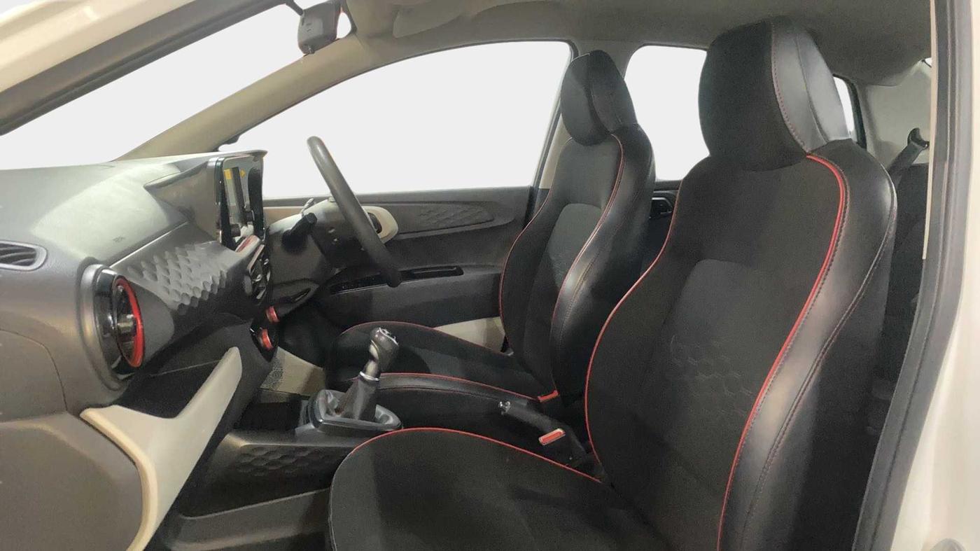 2021 Hyundai AURA SX+ 1.0 TURBO GDI MT, Petrol, Manual, 25,244 km, Right Side Front Door Cabin