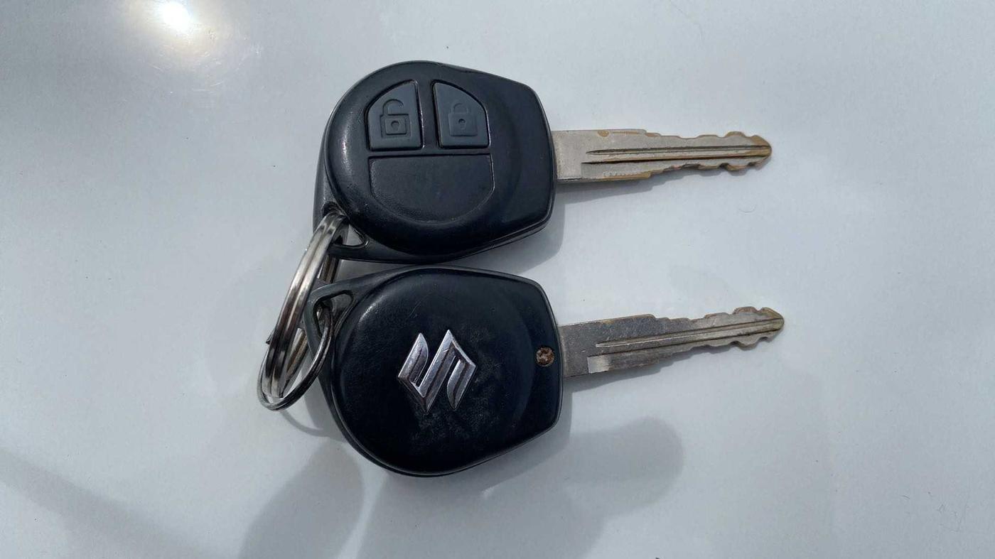 2013 Maruti Wagon R 1.0 VXI, Petrol, Manual, 60,872 km, Key Close Up