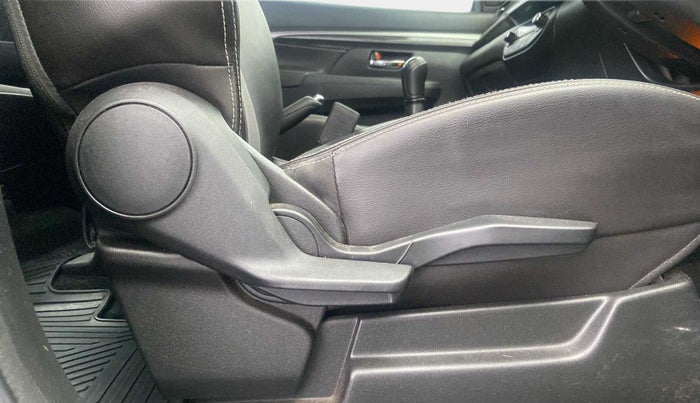 2021 Maruti XL6 ZETA MT, Petrol, Manual, 39,345 km, Driver Side Adjustment Panel