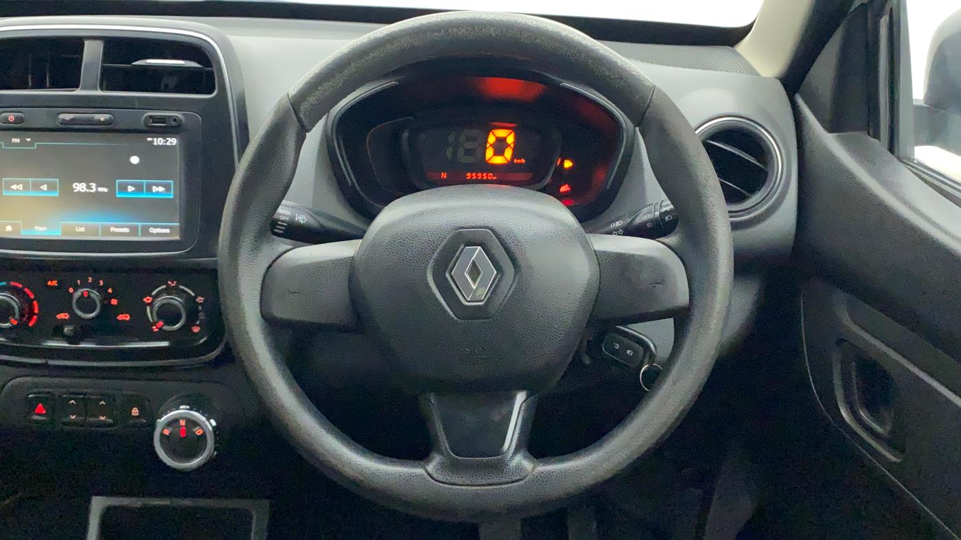 2017 Renault Kwid RXT 1.0 AMT (O), Petrol, Automatic, 95,950 km, Steering Wheel Close Up