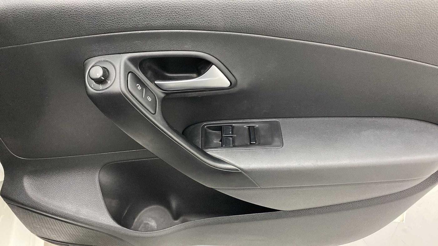 2019 Volkswagen Ameo COMFORTLINE 1.0L, Petrol, Manual, 57,667 km, Driver Side Door Panels Control