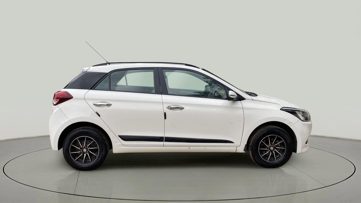 2017 Hyundai Elite i20 SPORTZ 1.2, Petrol, Manual, 87,998 km, Right Side View