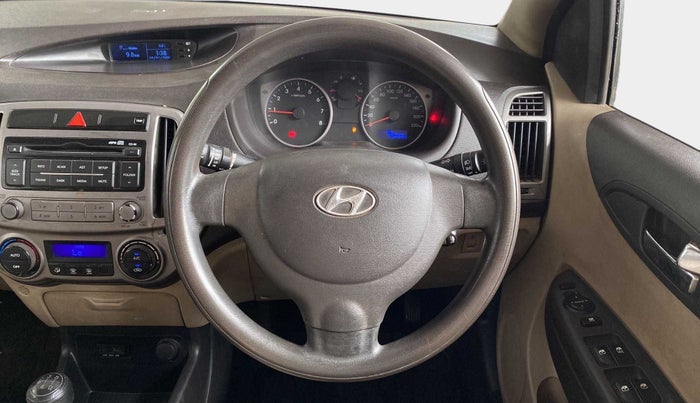 2013 Hyundai i20 MAGNA (O) 1.2, Petrol, Manual, 96,228 km, Steering Wheel Close Up