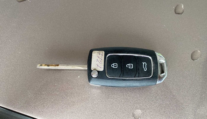 2013 Hyundai i20 MAGNA (O) 1.2, Petrol, Manual, 96,228 km, Key Close Up