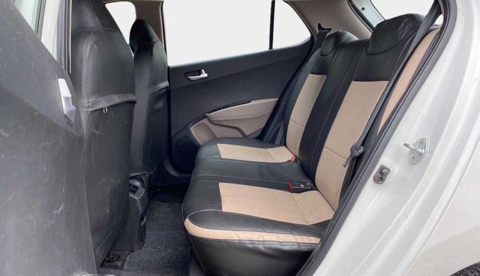 2017 Hyundai Grand i10 SPORTZ (O) AT 1.2 KAPPA VTVT, Petrol, Automatic, 72,658 km, Right Side Rear Door Cabin
