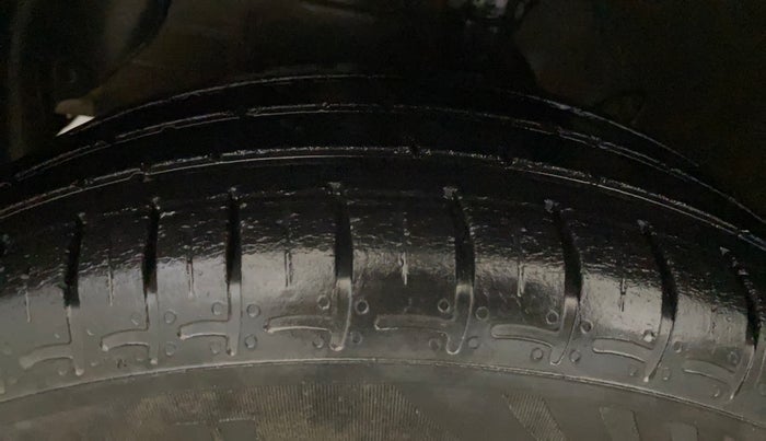 2021 Hyundai AURA S 1.2, Petrol, Manual, 30,843 km, Left Front Tyre Tread