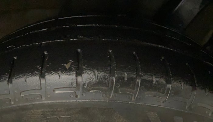 2021 Hyundai AURA S 1.2, Petrol, Manual, 30,843 km, Left Rear Tyre Tread