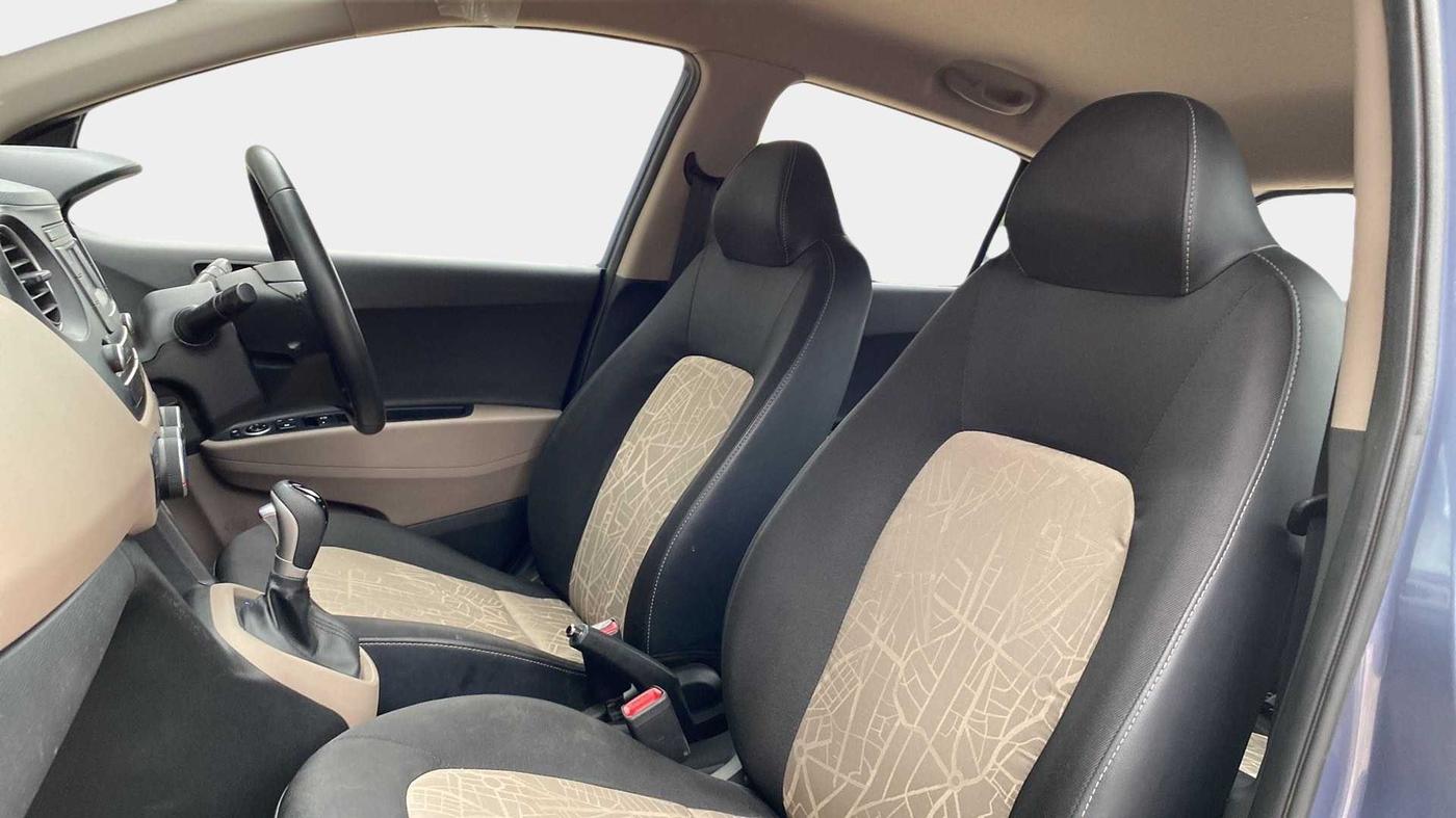 2016 Hyundai Grand i10 ASTA (O) AT 1.2 KAPPA VTVT, Petrol, Automatic, 18,428 km, Right Side Front Door Cabin