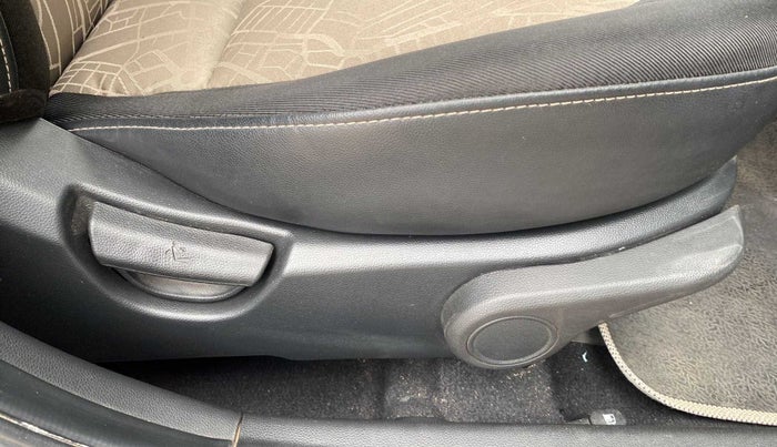 2016 Hyundai Grand i10 ASTA (O) AT 1.2 KAPPA VTVT, Petrol, Automatic, 18,428 km, Driver Side Adjustment Panel
