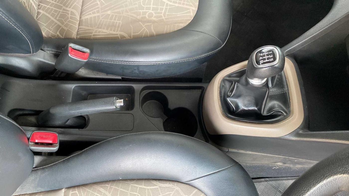 2017 Hyundai Grand i10 SPORTZ 1.2 KAPPA VTVT, Petrol, Manual, 24,632 km, Gear Lever