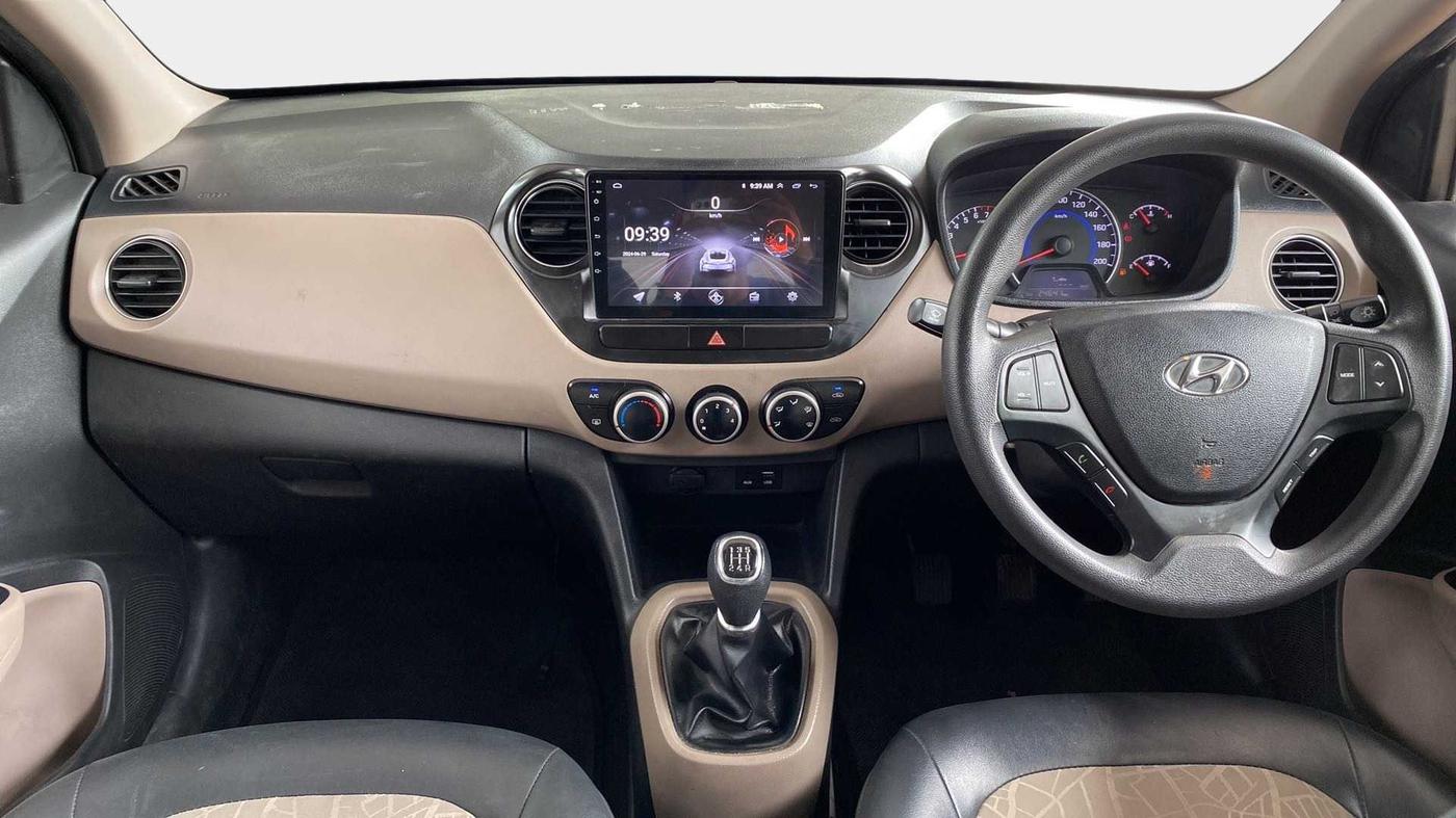 2017 Hyundai Grand i10 SPORTZ 1.2 KAPPA VTVT, Petrol, Manual, 24,632 km, Dashboard