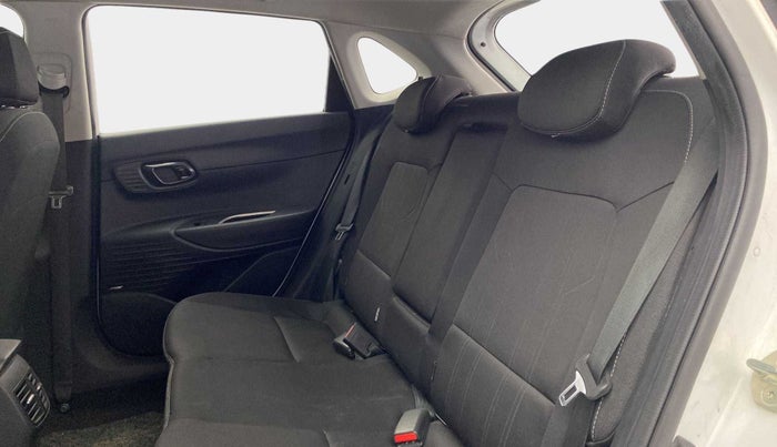 2020 Hyundai NEW I20 ASTA (O) 1.2 MT, Petrol, Manual, 28,859 km, Right Side Rear Door Cabin