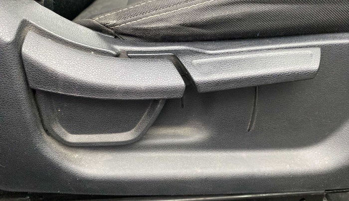 2020 Hyundai NEW I20 ASTA (O) 1.2 MT, Petrol, Manual, 28,859 km, Driver Side Adjustment Panel