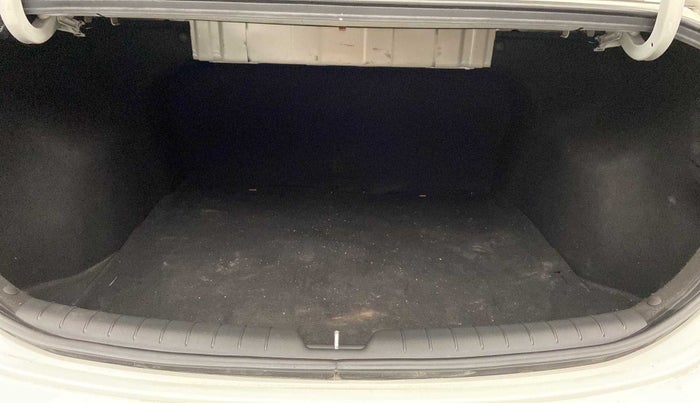 2019 Hyundai Verna 1.6 VTVT SX, Petrol, Manual, 34,032 km, Boot Inside
