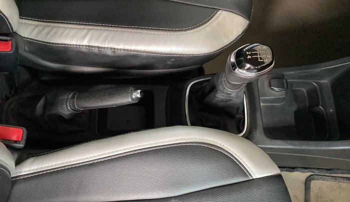 2019 Renault Kwid RXT 1.0 (O), Petrol, Manual, 34,833 km, Gear Lever