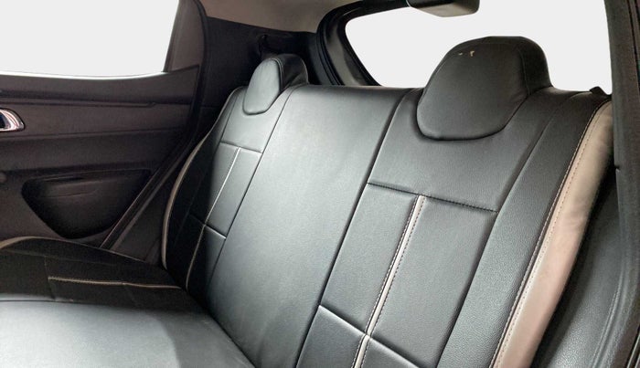 2019 Renault Kwid RXT 1.0 (O), Petrol, Manual, 34,833 km, Right Side Rear Door Cabin