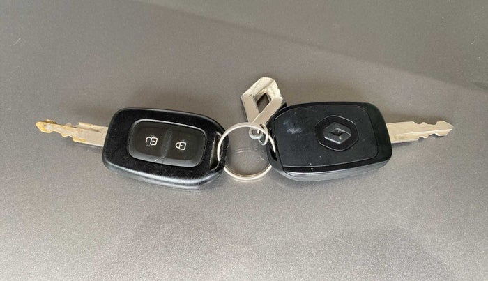 2019 Renault Kwid RXT 1.0 (O), Petrol, Manual, 34,833 km, Key Close Up
