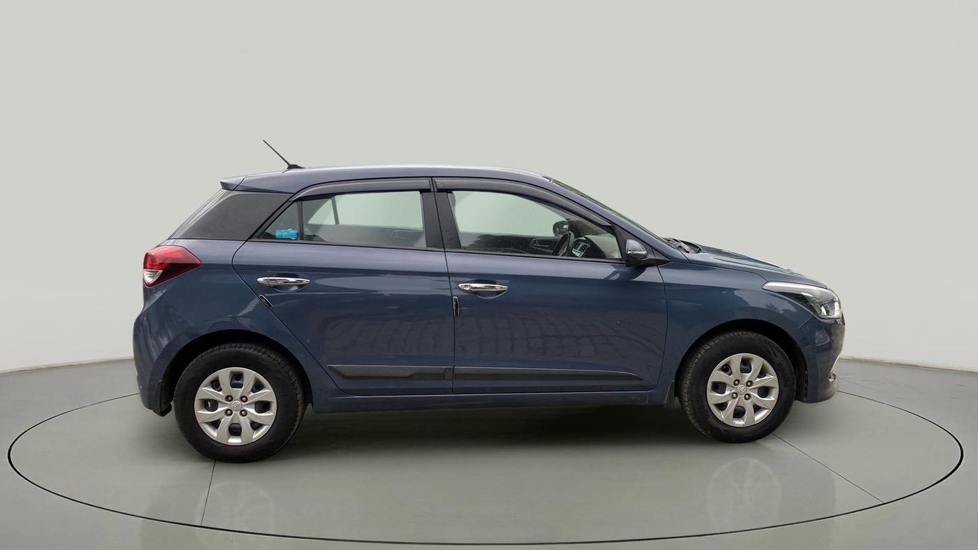 2015 Hyundai Elite i20 SPORTZ 1.2, Petrol, Manual, 86,015 km, Right Side