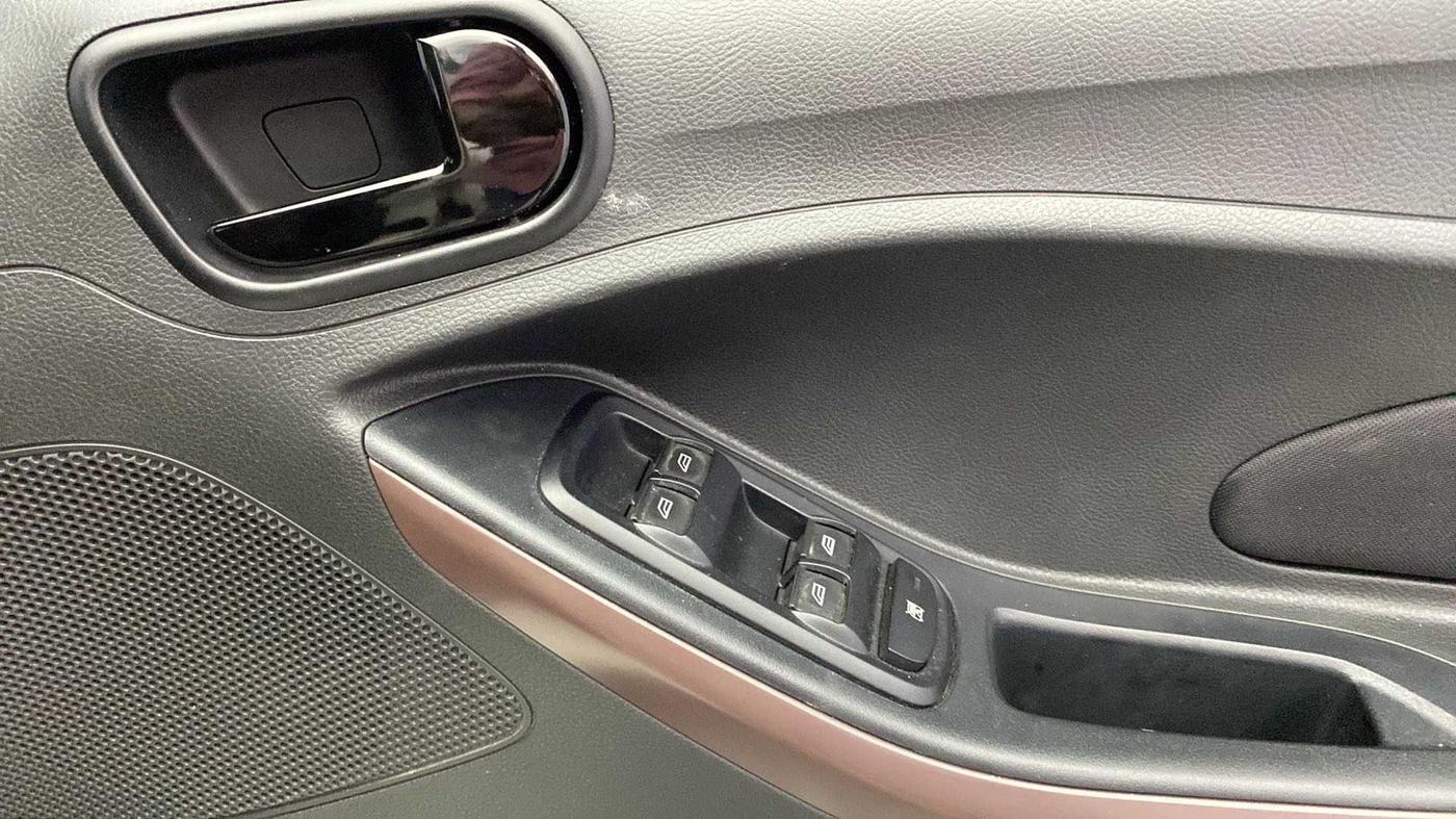 2020 Ford FREESTYLE TITANIUM PLUS 1.2 PETROL, Petrol, Manual, 23,758 km, Driver Side Door Panels Control