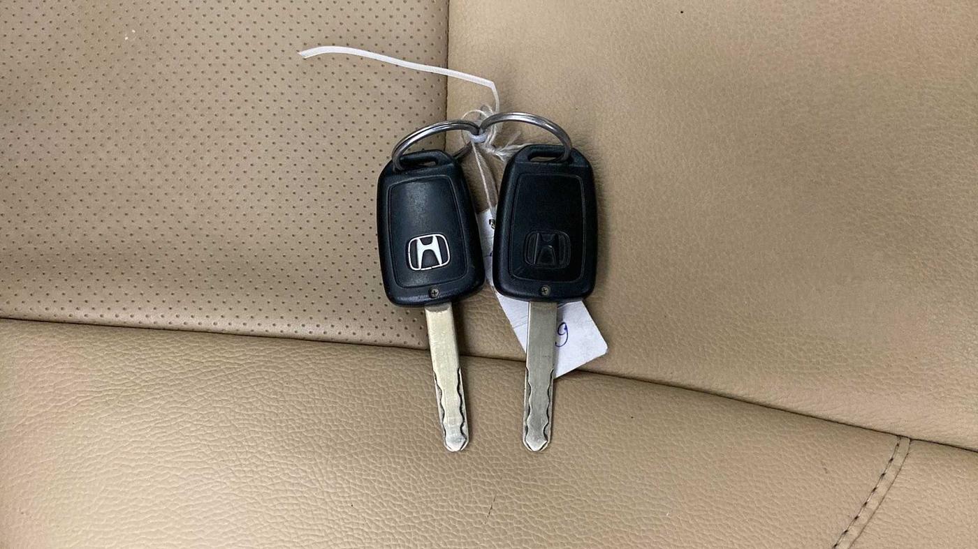 2015 Honda City 1.5L I-VTEC V MT, Petrol, Manual, 97,044 km, Key Close Up