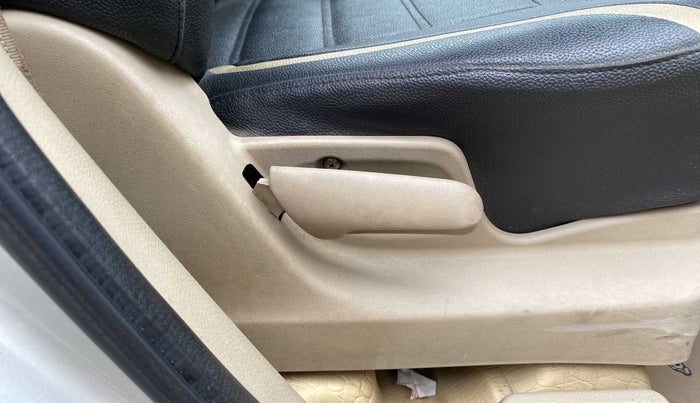 2016 Maruti Ertiga VDI SHVS, Diesel, Manual, 62,319 km, Driver Side Adjustment Panel