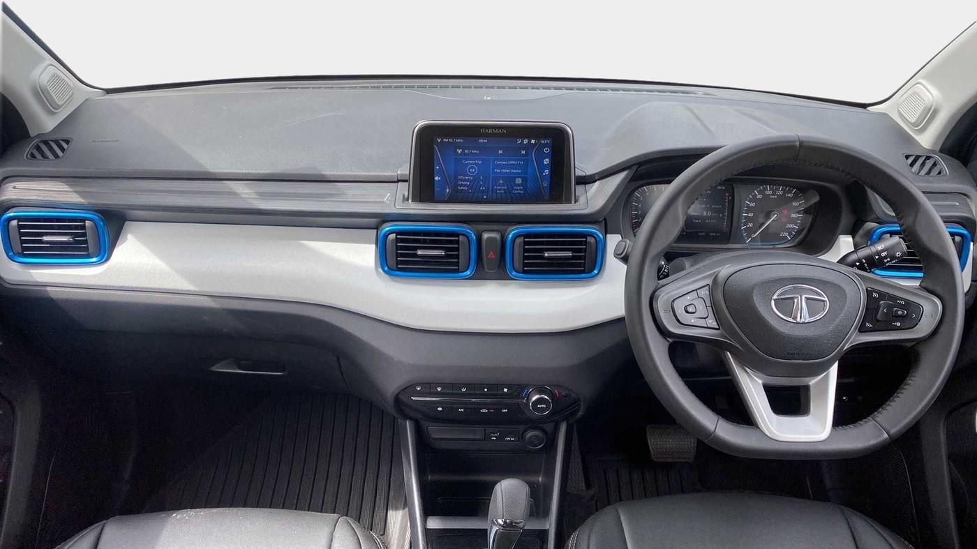 2023 Tata PUNCH CREATIVE IRA AMT 1.2 RTN DUAL TONE, Petrol, Automatic, 1,848 km, Dashboard