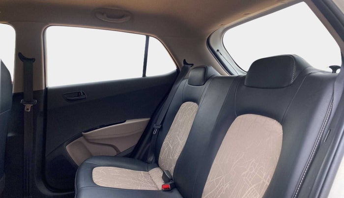 2018 Hyundai Grand i10 MAGNA 1.2 KAPPA VTVT, Petrol, Manual, 16,696 km, Right Side Rear Door Cabin