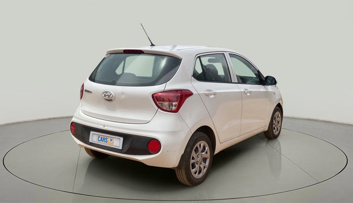 2018 Hyundai Grand i10 MAGNA 1.2 KAPPA VTVT, Petrol, Manual, 16,696 km, Right Back Diagonal